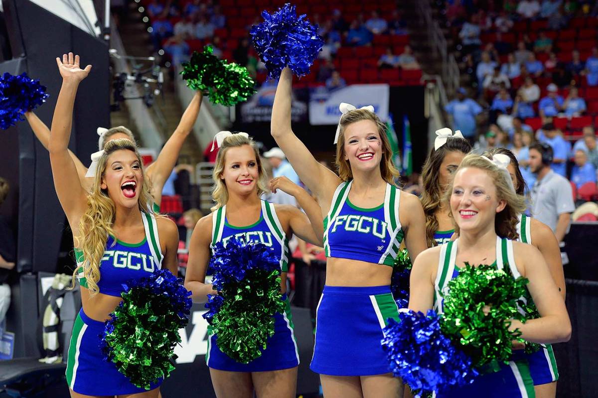 Florida-Gulf-Coast-cheerleaders-516223606.jpg