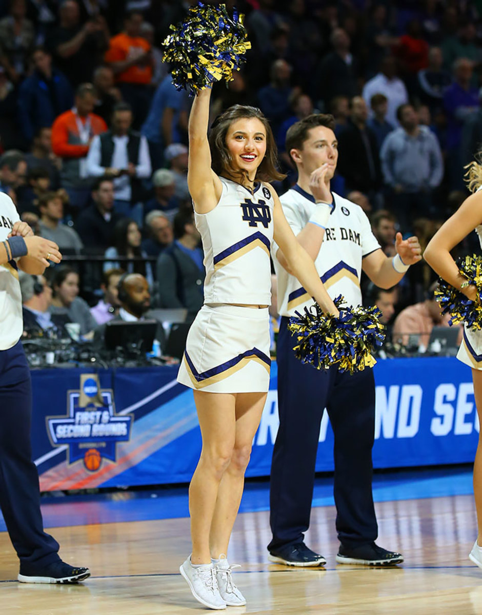 Notre-Dame-cheerleaders-CGV1603200989_Notre_Dame_v_Stephen_F_A.jpg