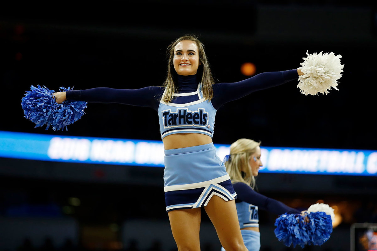 North-Carolina-cheerleaders-SI271_TK1_01360.jpg