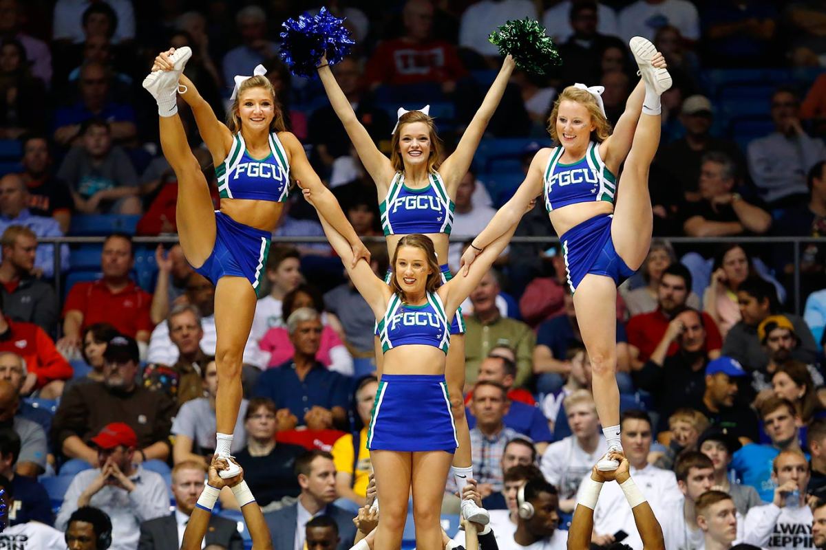 Florida-Gulf-Coast-cheerleaders-515770572.jpg