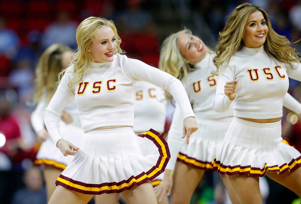 USC-cheerleaders-d222d93e48cb45aaba401f3e4e8e3afb-0.jpg