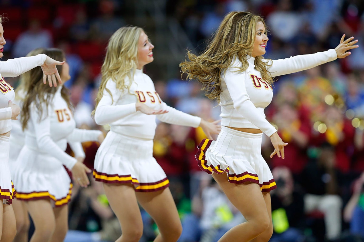 USC-cheerleaders-f3aec153935b4b8dadb6e97e9f184ef8-0.jpg