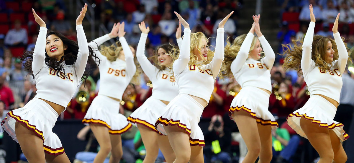 USC-cheerleaders-516268182.jpg