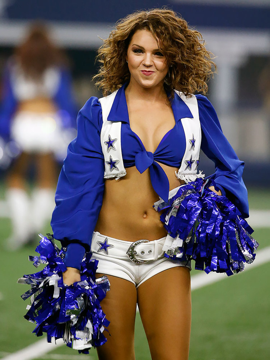 Dallas-Cowboys-cheerleaders-AP_812059531987.jpg