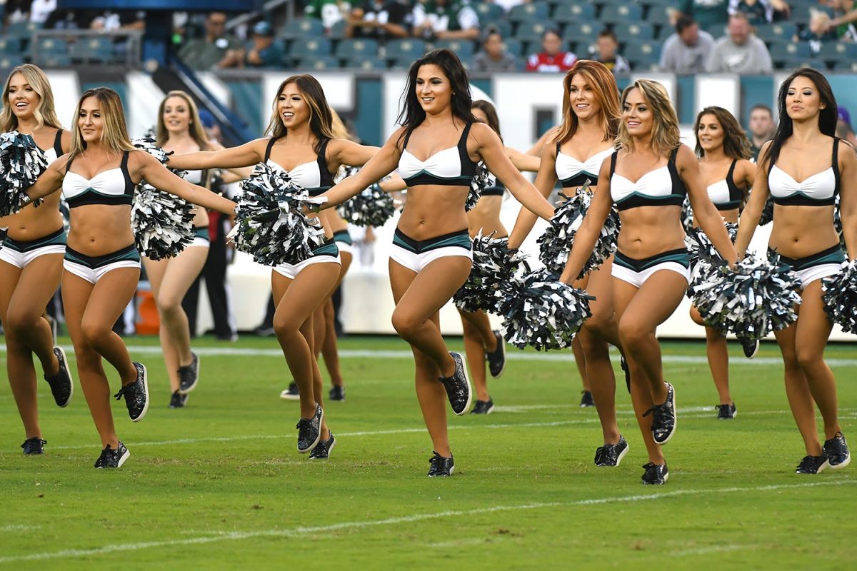 Philadelphia-Eagles-cheerleaders-DHW16090146Jets_at_Eagles.jpg