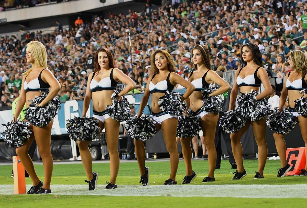 Philadelphia-Eagles-cheerleaders-DHW16090156Jets_at_Eagles.jpg
