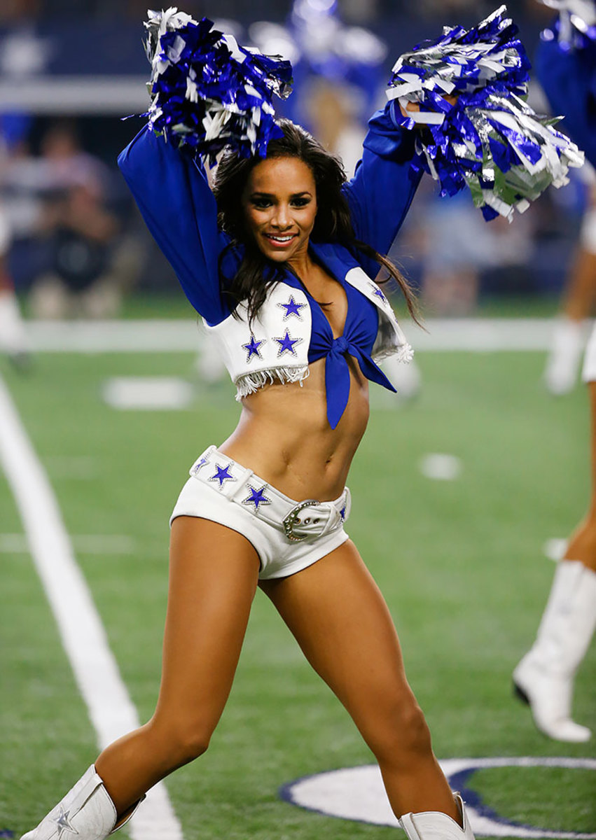 Dallas-Cowboys-cheerleaders-AP_370533201230.jpg