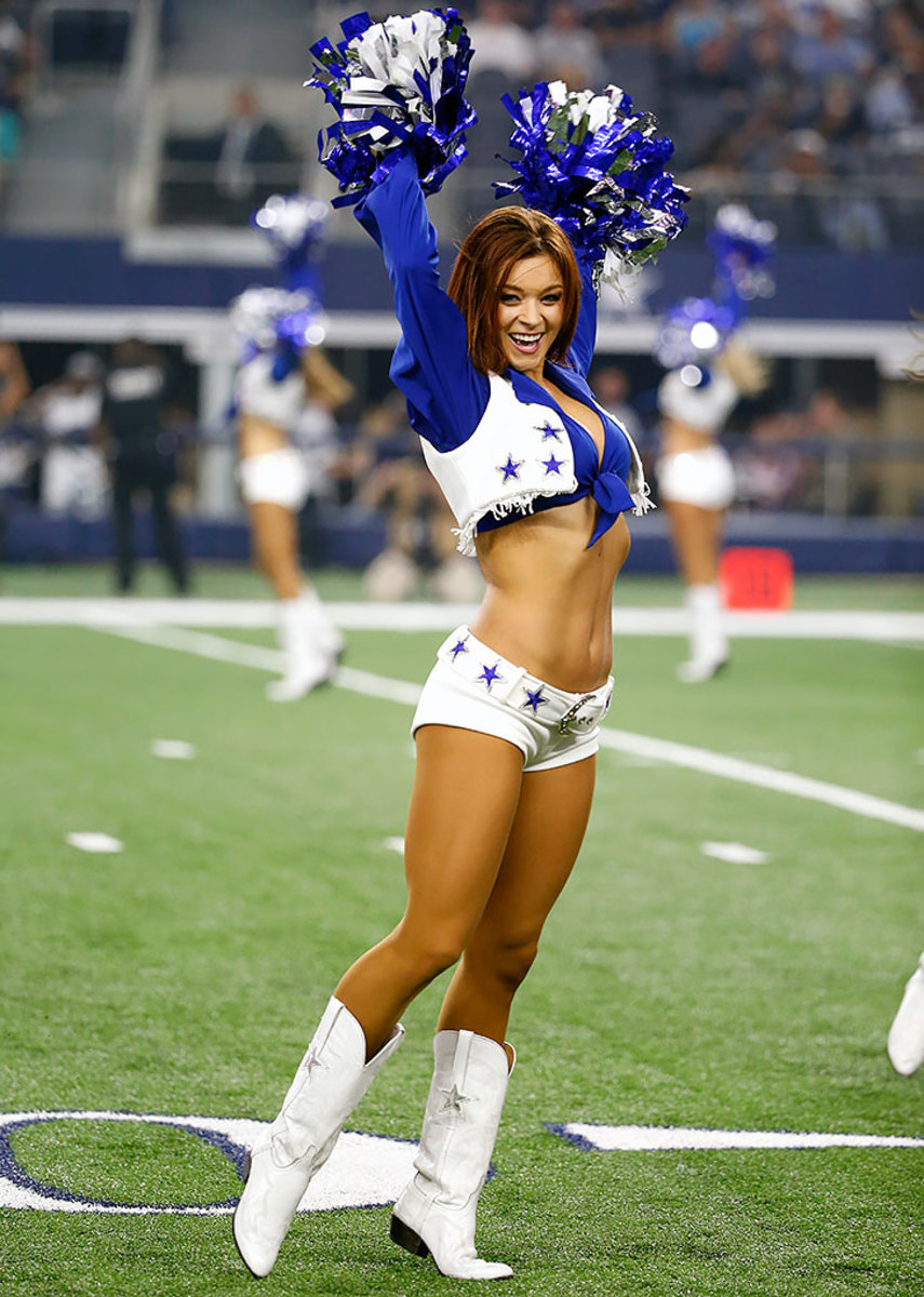 Dallas-Cowboys-cheerleaders-AP_268688395247.jpg