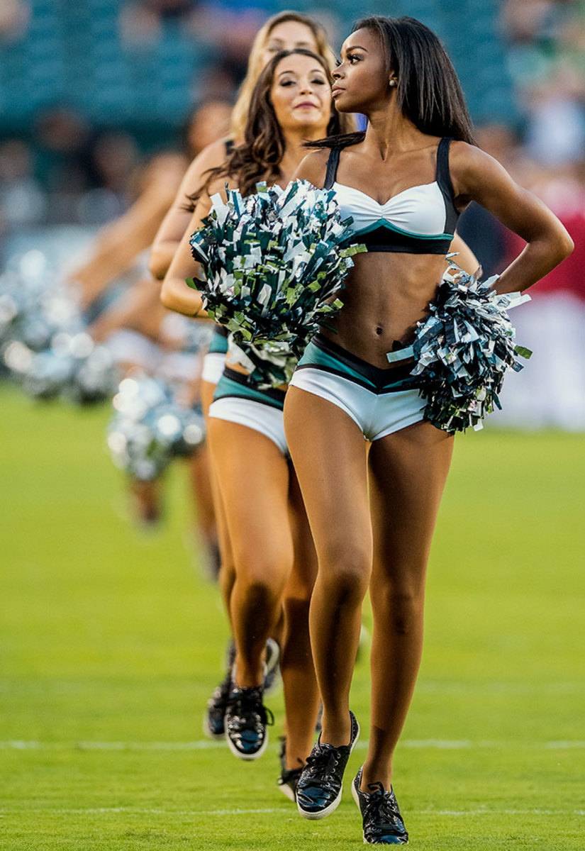 Philadelphia-Eagles-cheerleaders-DBK1609010764_JETS_AT_EAGLES.jpg