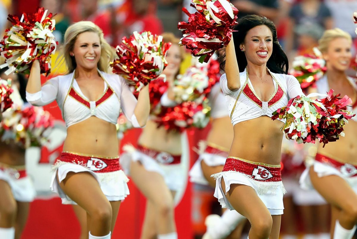 Kansas-City-Chiefs-cheerleaders-598580026.jpg
