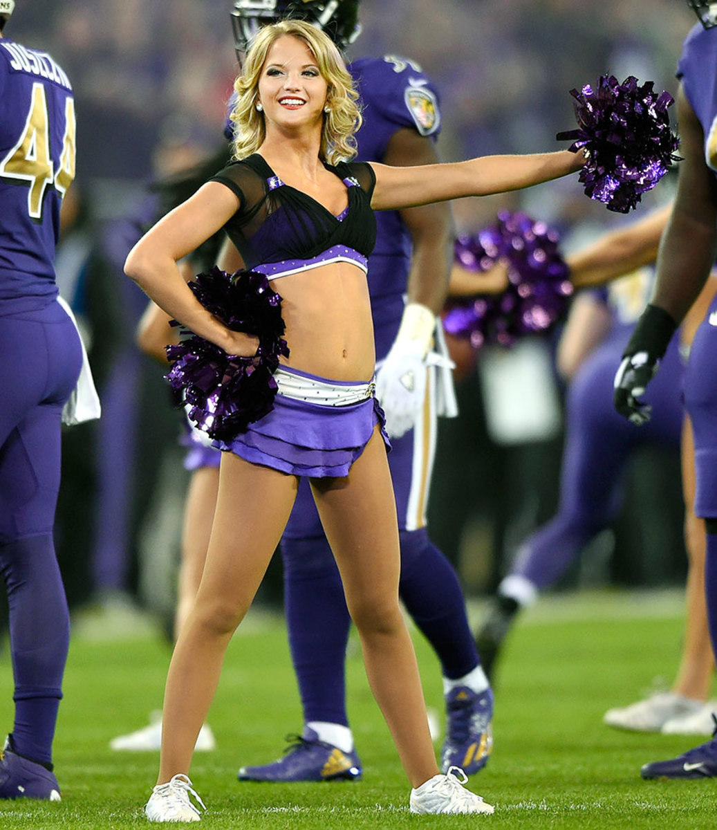 Baltimore-Ravens-cheerleaders-AP_429211523090.jpg