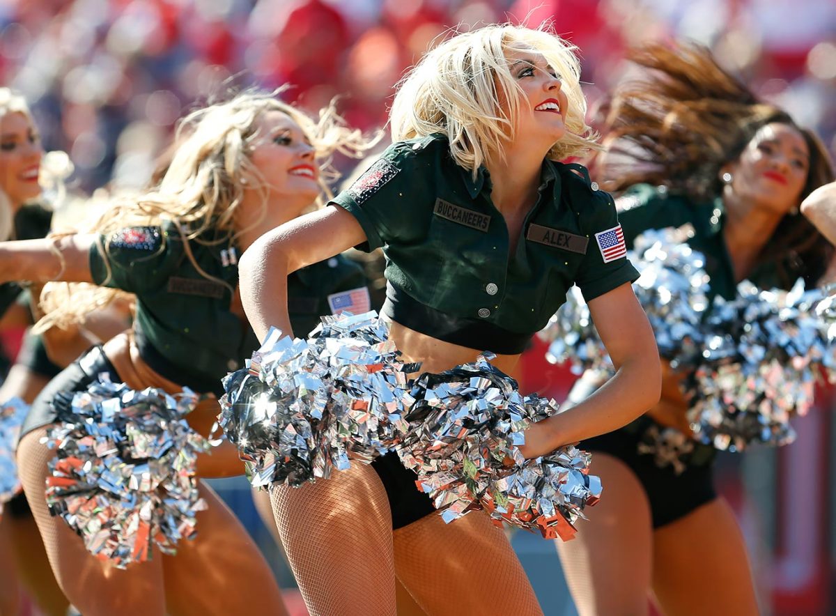 Tampa-Bay-Buccaneers-cheerleaders-GettyImages-623047354_master.jpg