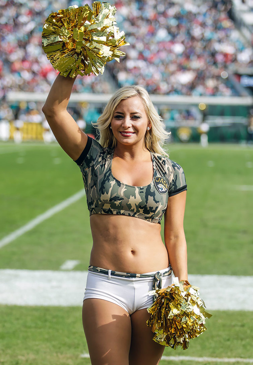 Jacksonville-Jaguars-ROAR-cheerleaders-GettyImages-623167958_master.jpg