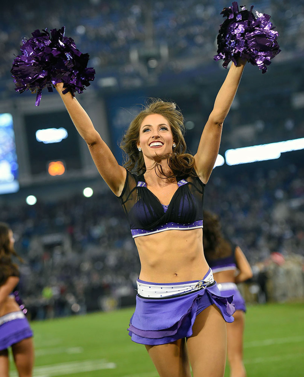 Baltimore-Ravens-cheerleaders-AP_911338996112.jpg