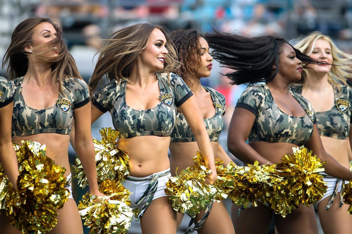 Jacksonville-Jaguars-ROAR-cheerleaders-AP_16318805676327.jpg