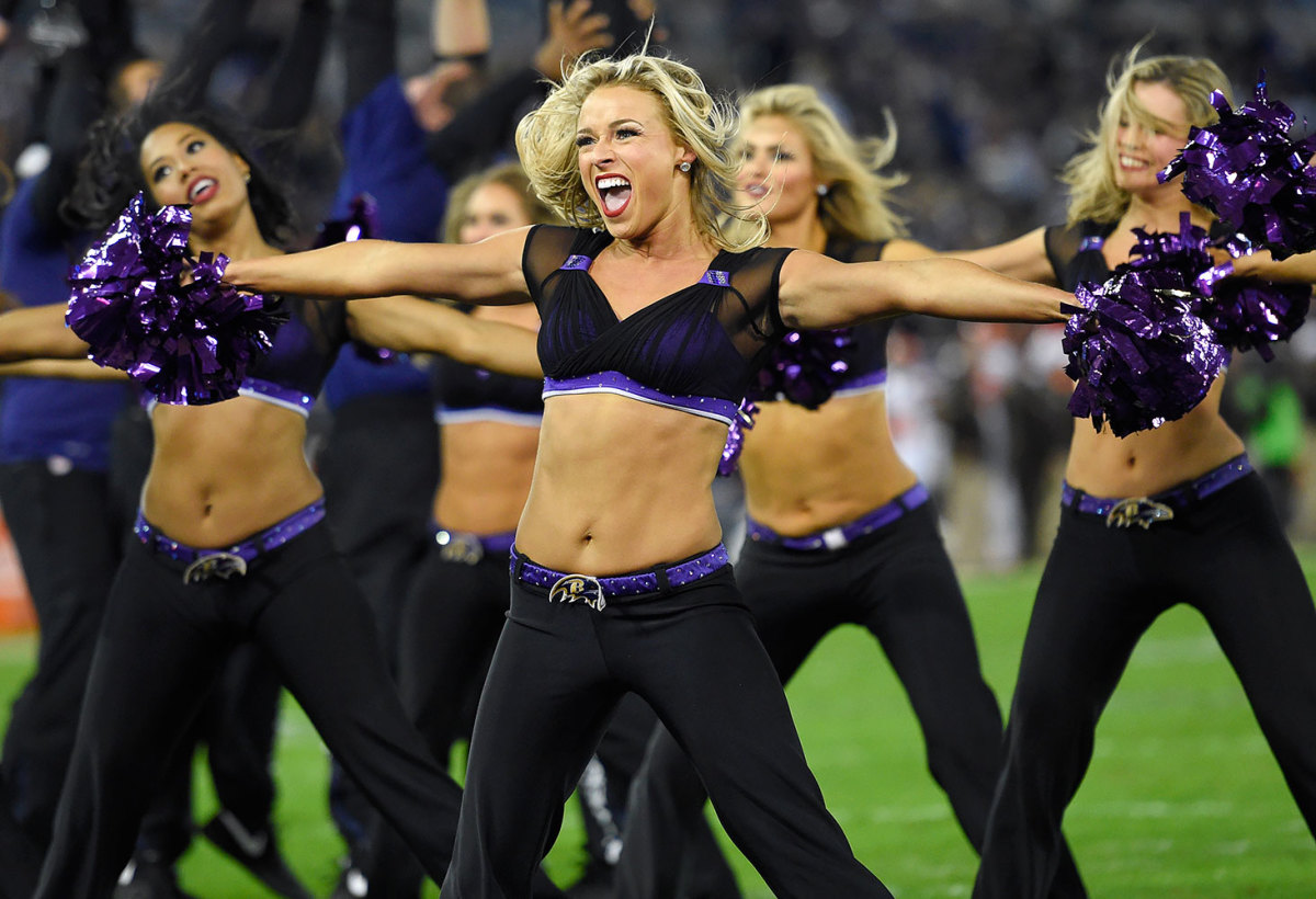 Baltimore-Ravens-cheerleaders-AP_517344860986.jpg