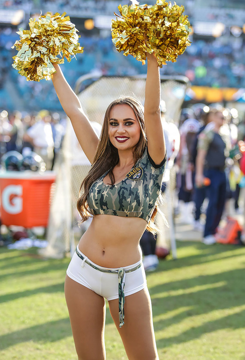 Jacksonville-Jaguars-ROAR-cheerleaders-GettyImages-623167964_master.jpg
