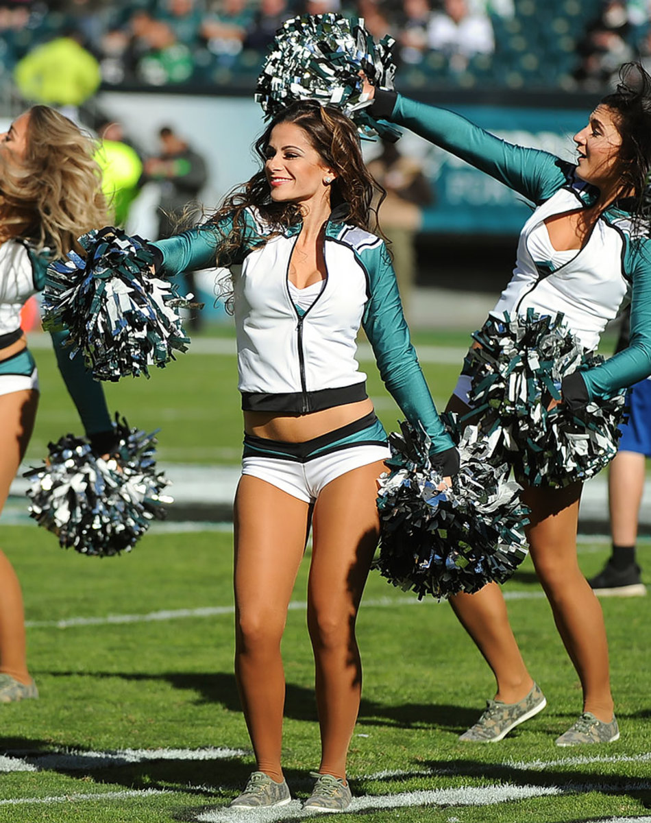 Philadelphia-Eagles-cheerleaders-GettyImages-623167502_master.jpg