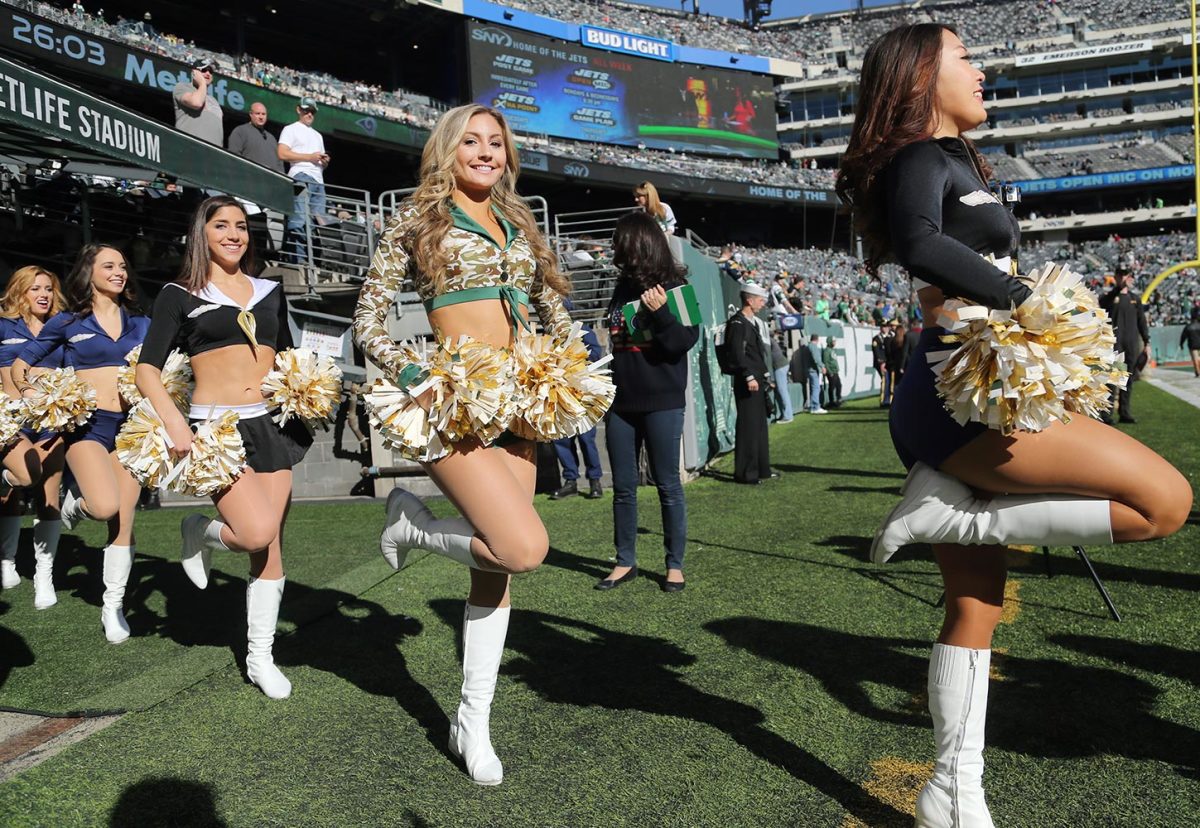 New-York-Jets-Flight-Crew-cheerleaders-AP_16318644889133.jpg