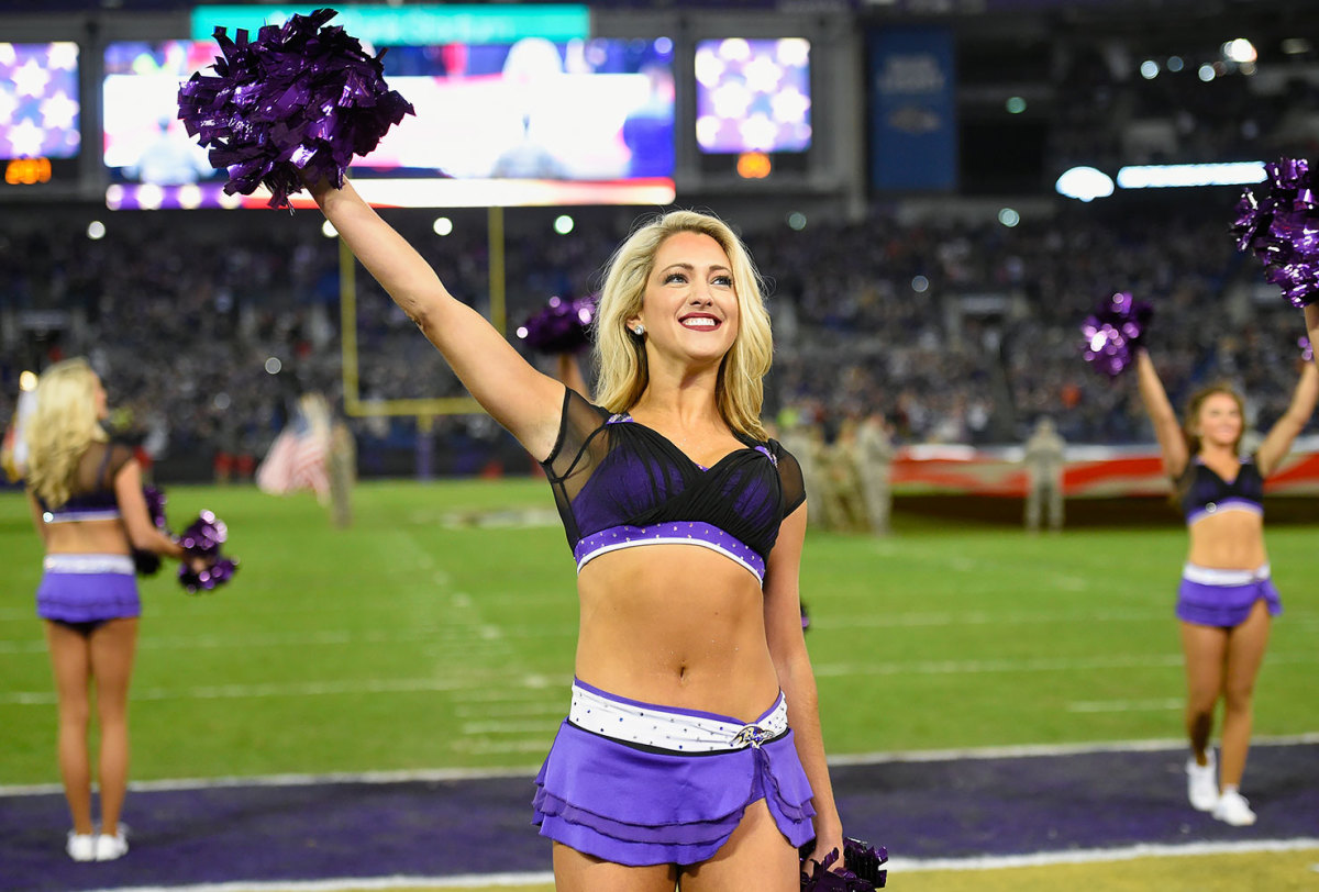 Baltimore-Ravens-cheerleaders-AP_432542524982.jpg