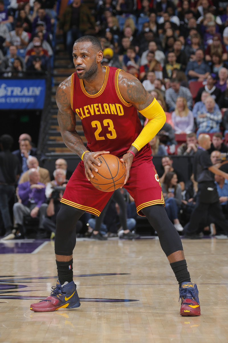 LeBron James Vine kid introduces James before Cavs vs Kings game ...