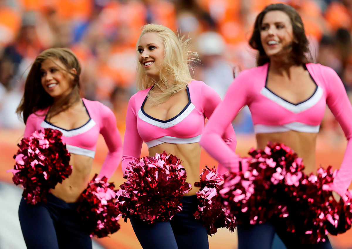 Denver-Broncos-cheerleaders-AP_45438043102.jpg