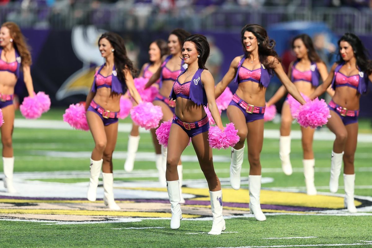 Minnesota-Vikings-cheerleaders-SI578_TK1_00597.jpg