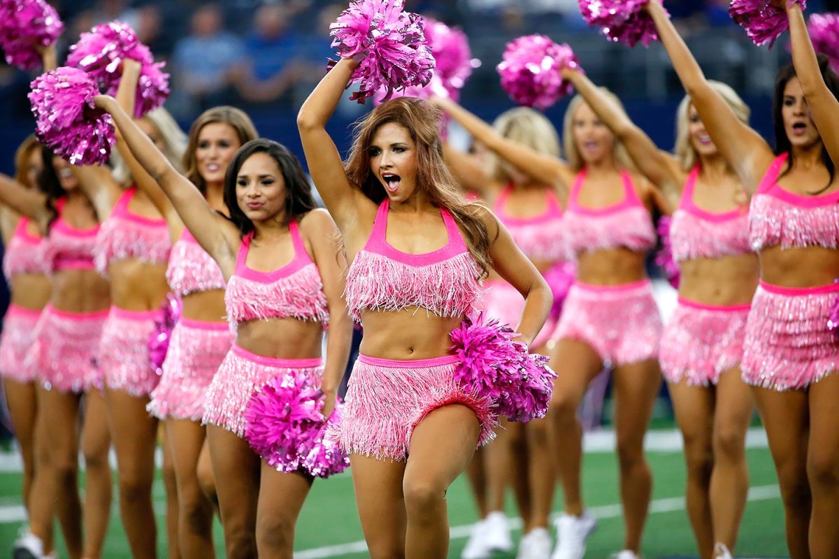Dallas-Cowboys-cheerleaders-AP_211744540885.jpg