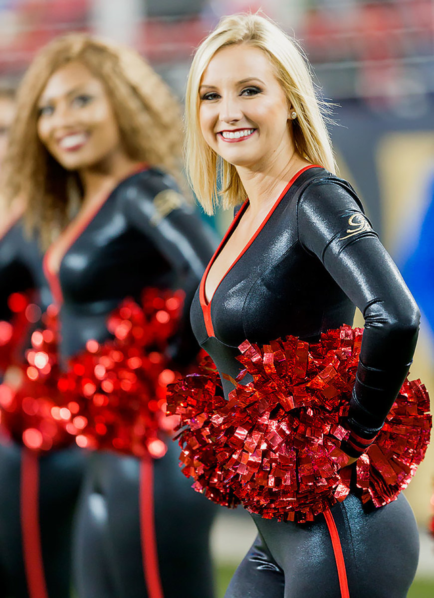 San-Francisco-49ers-Gold-Rush-cheerleaders-CIG16100664_49ers_v_Cardinals.jpg