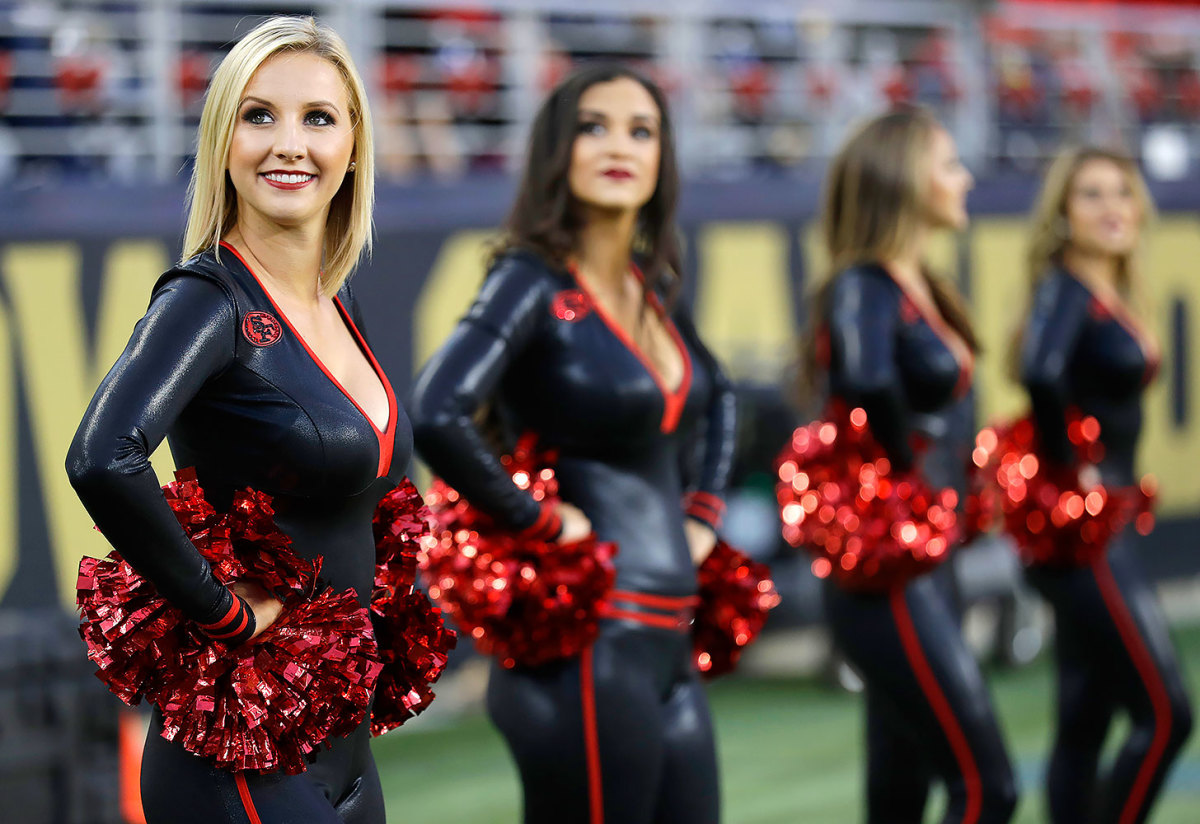 San-Francisco-49ers-Gold-Rush-cheerleaders-AP_240471190005.jpg