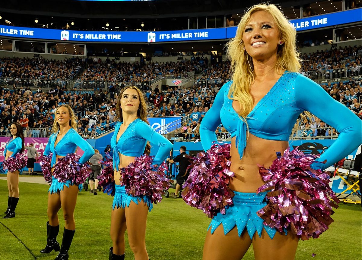 Carolina-Panthers-TopCats-cheerleaders-CDA161010108_Tampa_Bay_at_Carolina.jpg