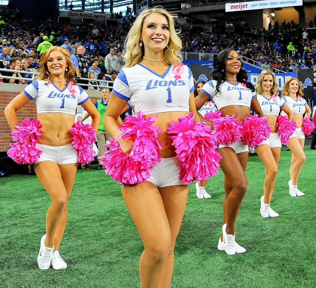Detroit-Lions-cheerleaders-2581610090081_Eagles_at_Lions.jpg