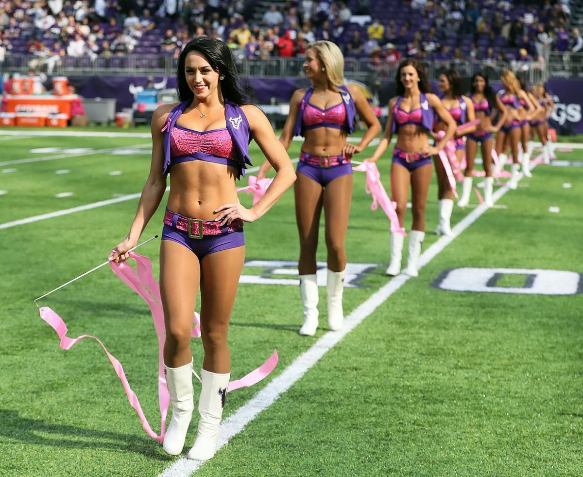 Minnesota-Vikings-cheerleaders-SI578_TK1_01276.jpg