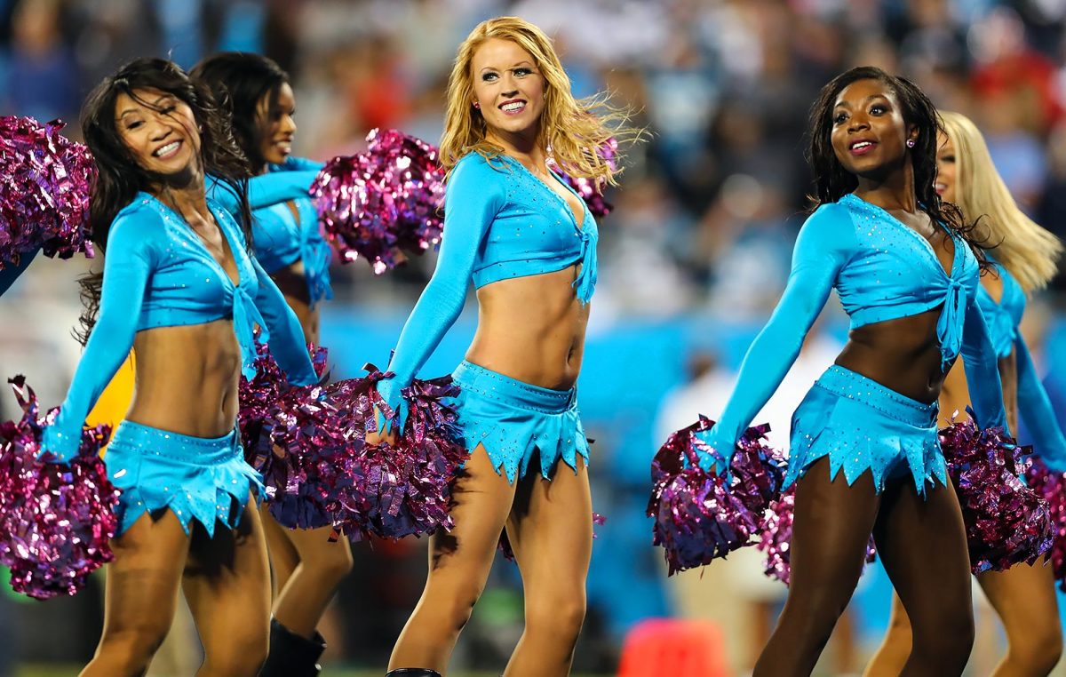 Carolina-Panthers-TopCats-cheerleaders-CDA161010382_Tampa_Bay_at_Carolina.jpg