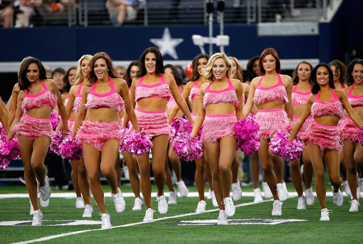 Dallas-Cowboys-cheerleaders-AP_612992763536.jpg