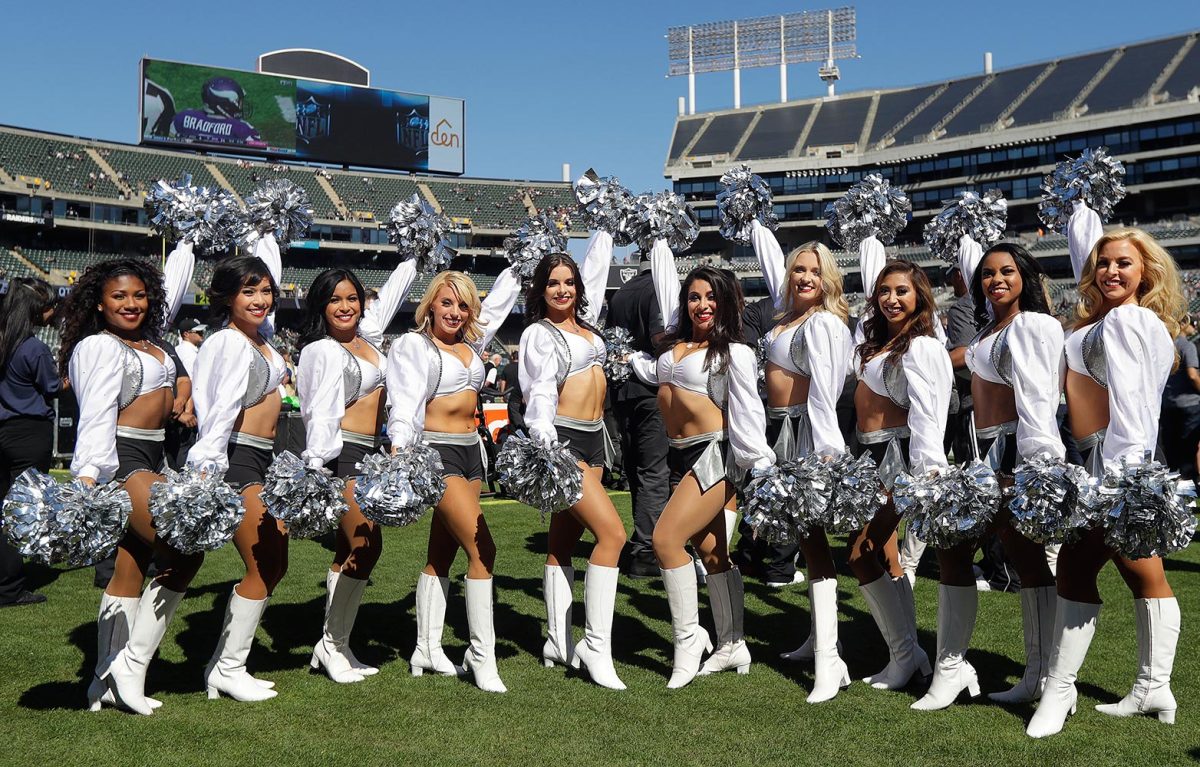 Oakland-Raiders-Raiderettes-cheerleaders-AP_839563573546.jpg