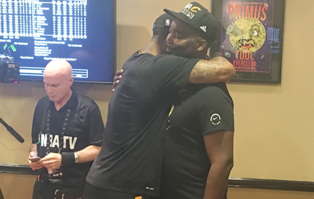 nba-finals-cavs-warriors-jr-smith-father.jpg