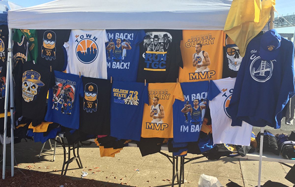 nba-finals-cavs-warriors-t-shirts-oakland.jpg