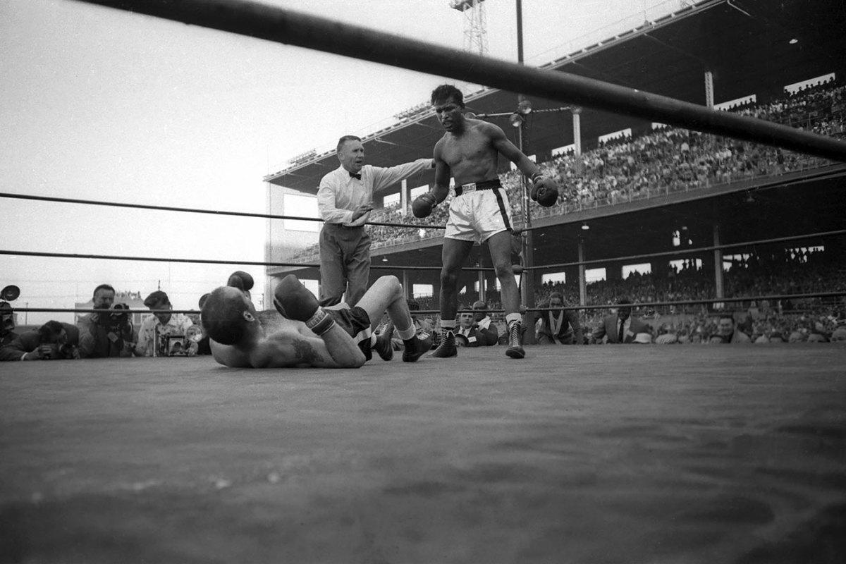 1956-0518-Sugar-Ray-Robinson-Bobo-Olson-001310307.jpg