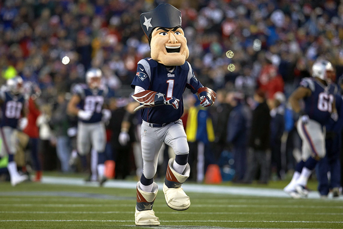 New-England-Patriots-mascot-Pat-Patriot-X159129_TK1_0205.jpg