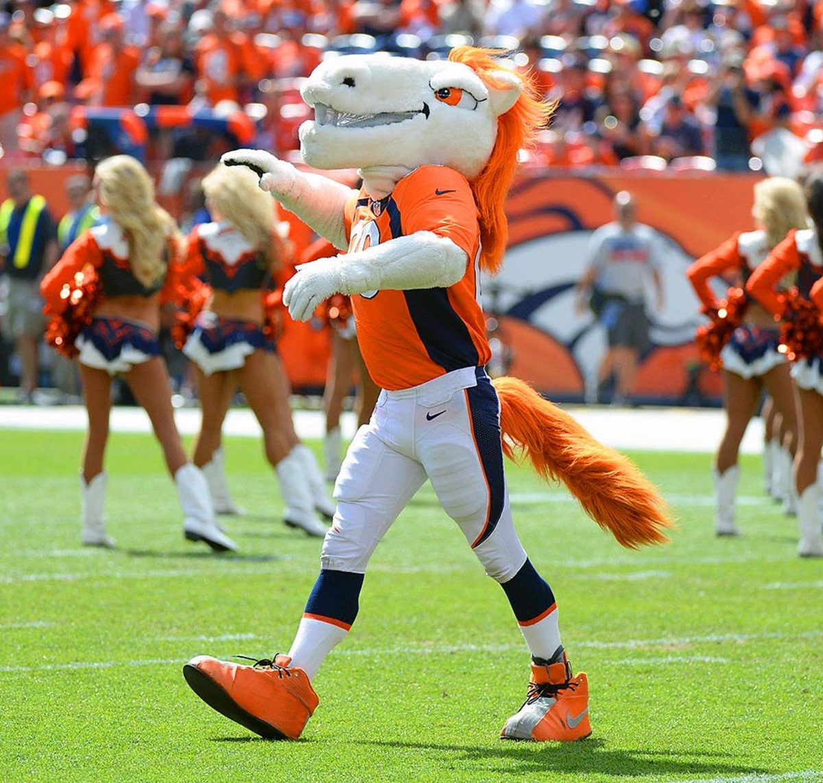 Denver-Broncos-mascot-Miles-X1586482_TK1_092.jpg