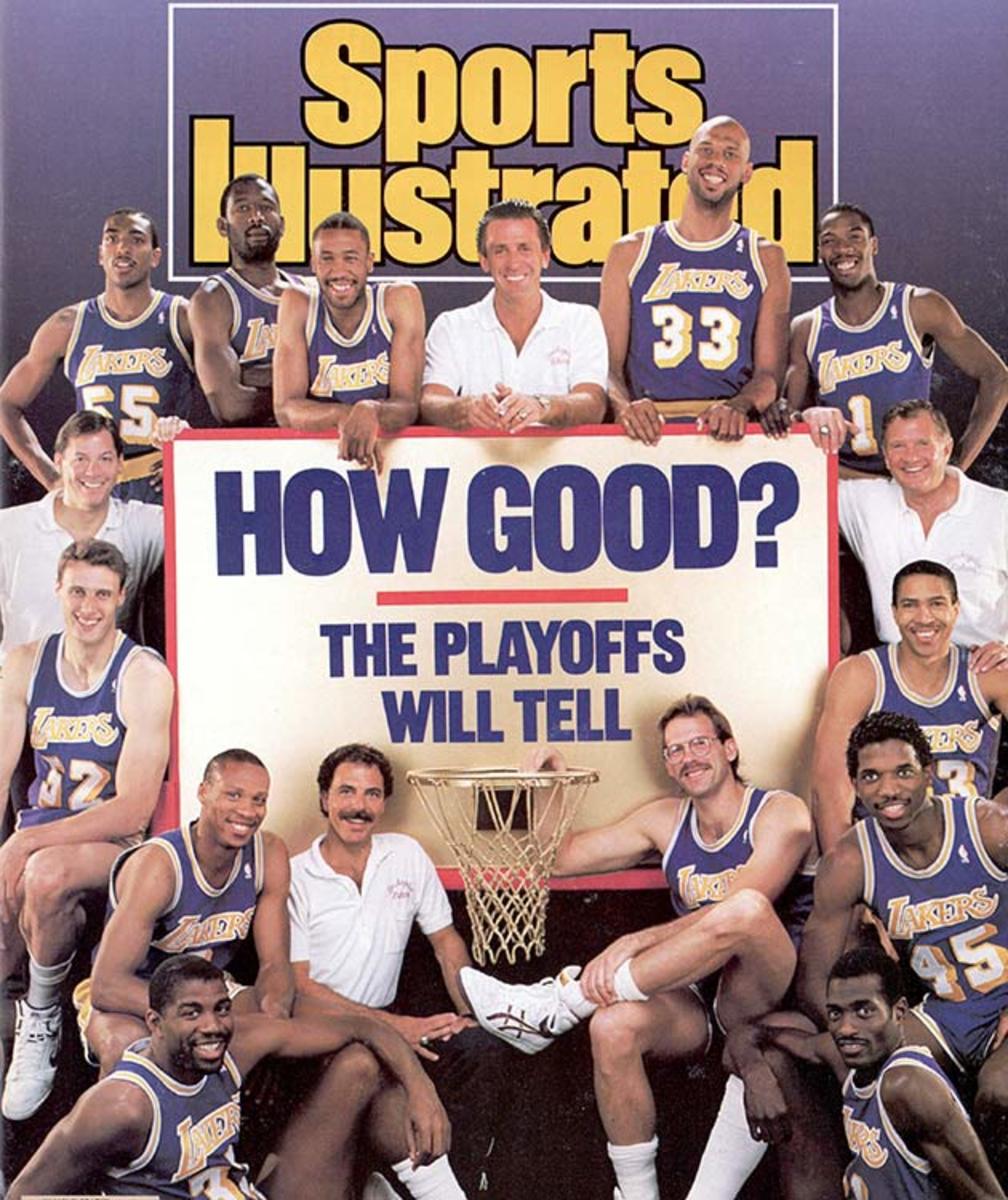 Gary Vitti (left of hoop) appeared on the cover of SI in 1998.