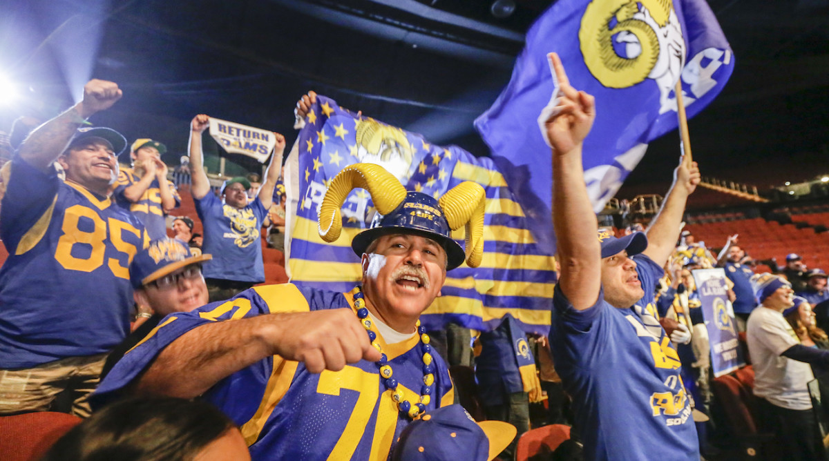 los-angeles-rams-fans.jpg