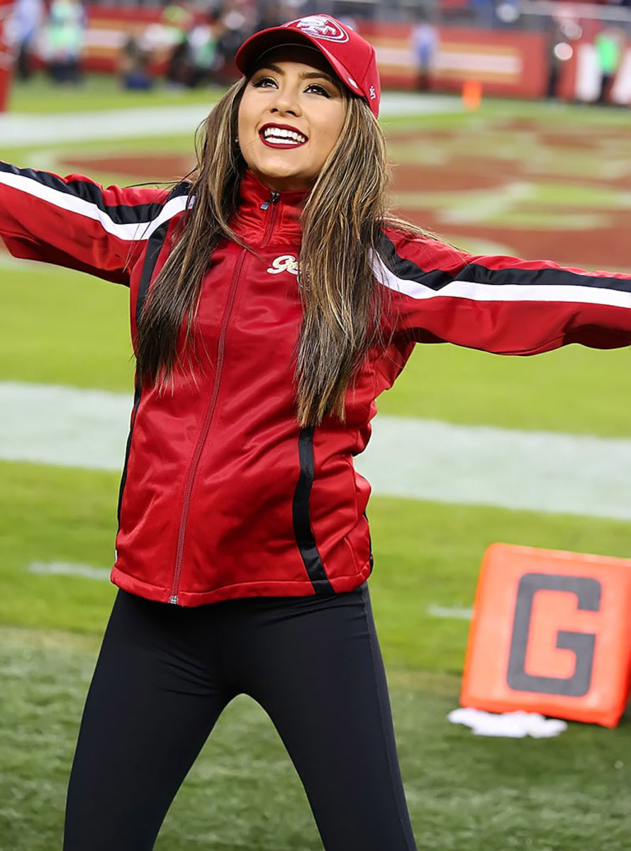 San-Francisco-49ers-Gold-Rush-cheerleaders-WYP_7365.jpg