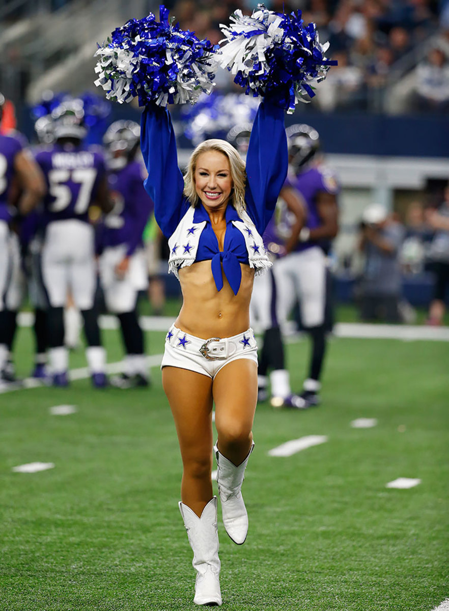 Dallas-Cowboys-cheerleaders-AP_16325826648515.jpg