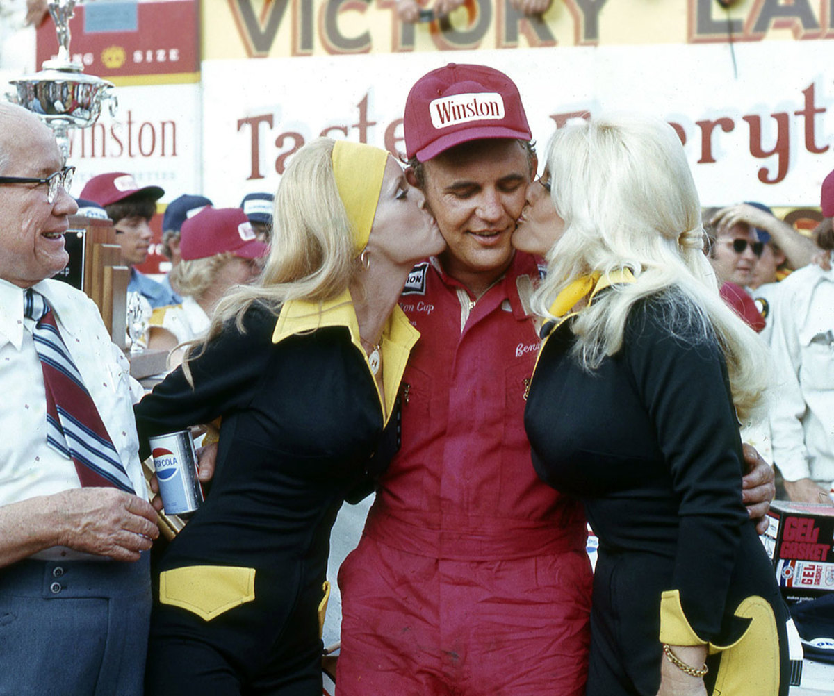 1975-0216-Benny-Parsons-Victory-Lane-kisses.jpg