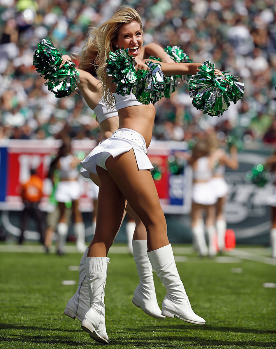 New-York-Jets-Flight-Crew-cheerleaders-AP_332436685111.jpg