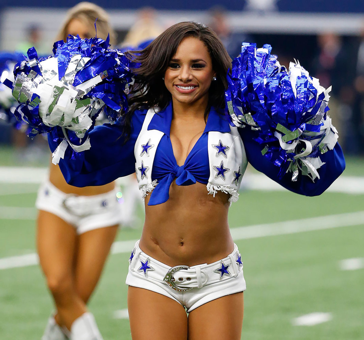 Dallas-Cowboys-cheerleaders-AP_610895326393.jpg