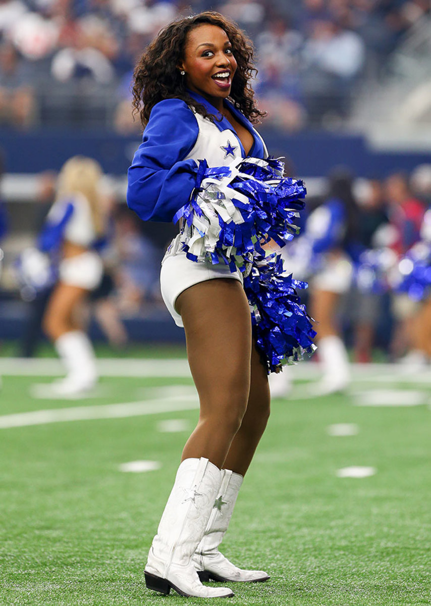 Dallas-Cowboys-cheerleaders-CEY1609111561_Giants_at_Cowboys.jpg