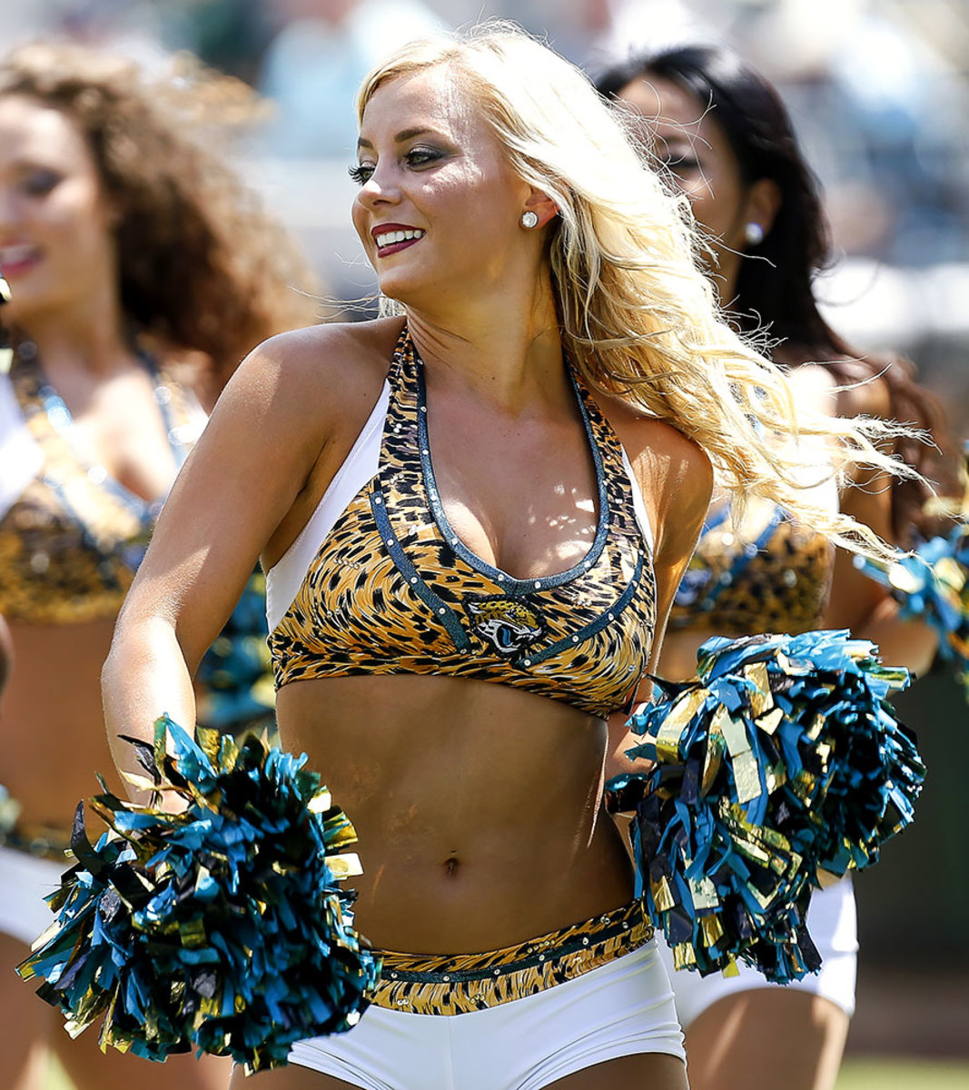 Jacksonville-Jaguars-The-ROAR-cheerleaders-603112626.jpg